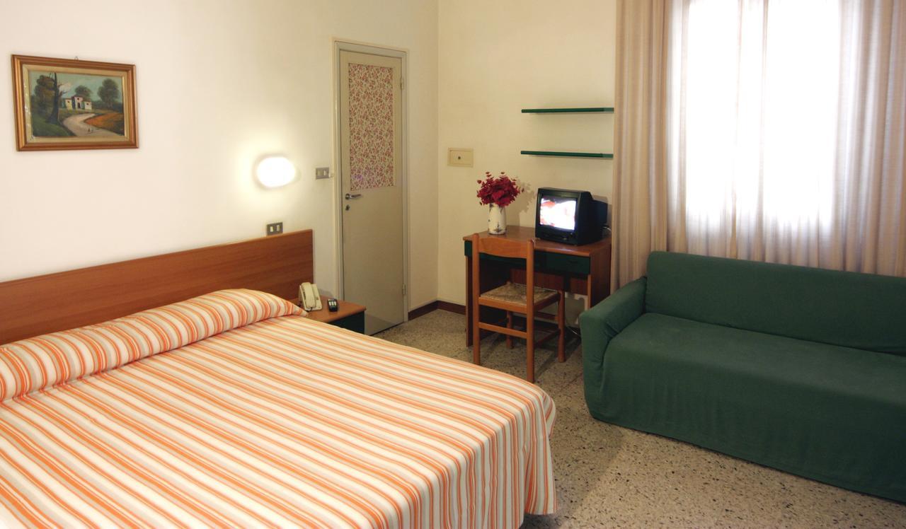 Hotel Garni Picnic Riccione Kültér fotó