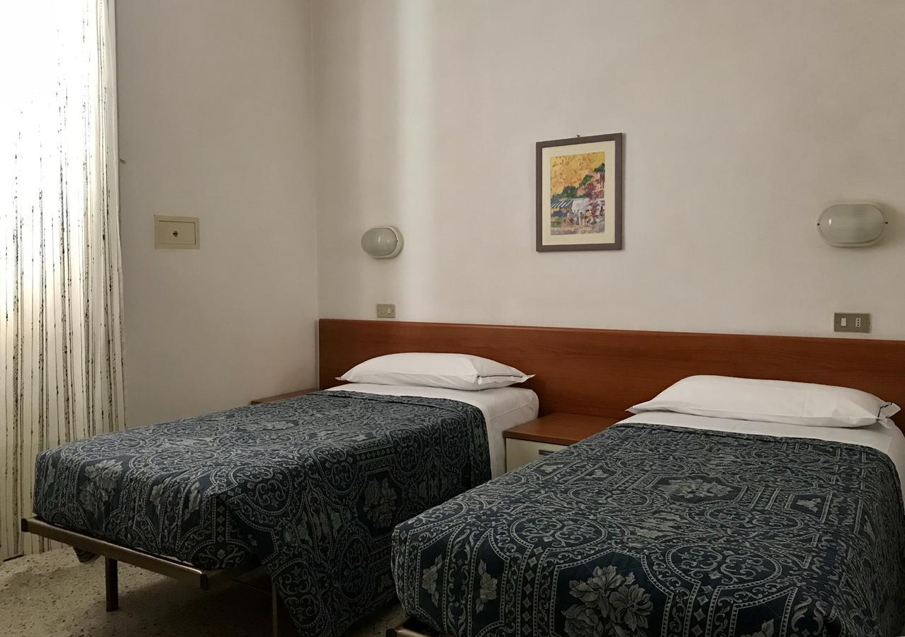 Hotel Garni Picnic Riccione Kültér fotó