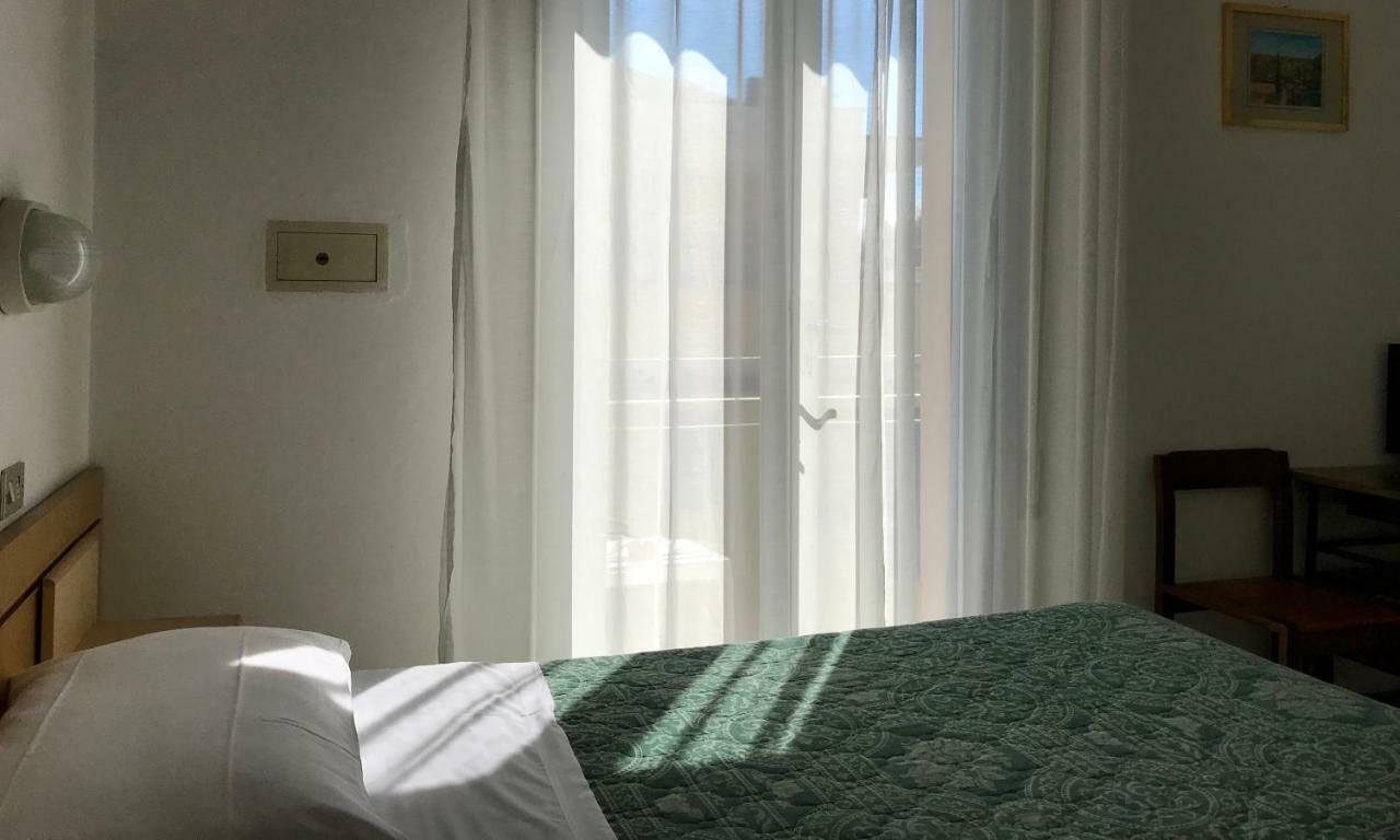Hotel Garni Picnic Riccione Kültér fotó